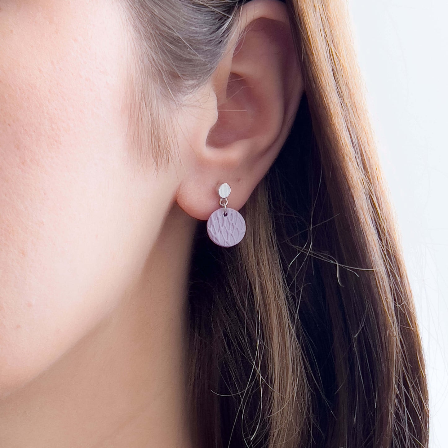 Col A ✦ Kleine texturierte Ohrringe | pastellfarben