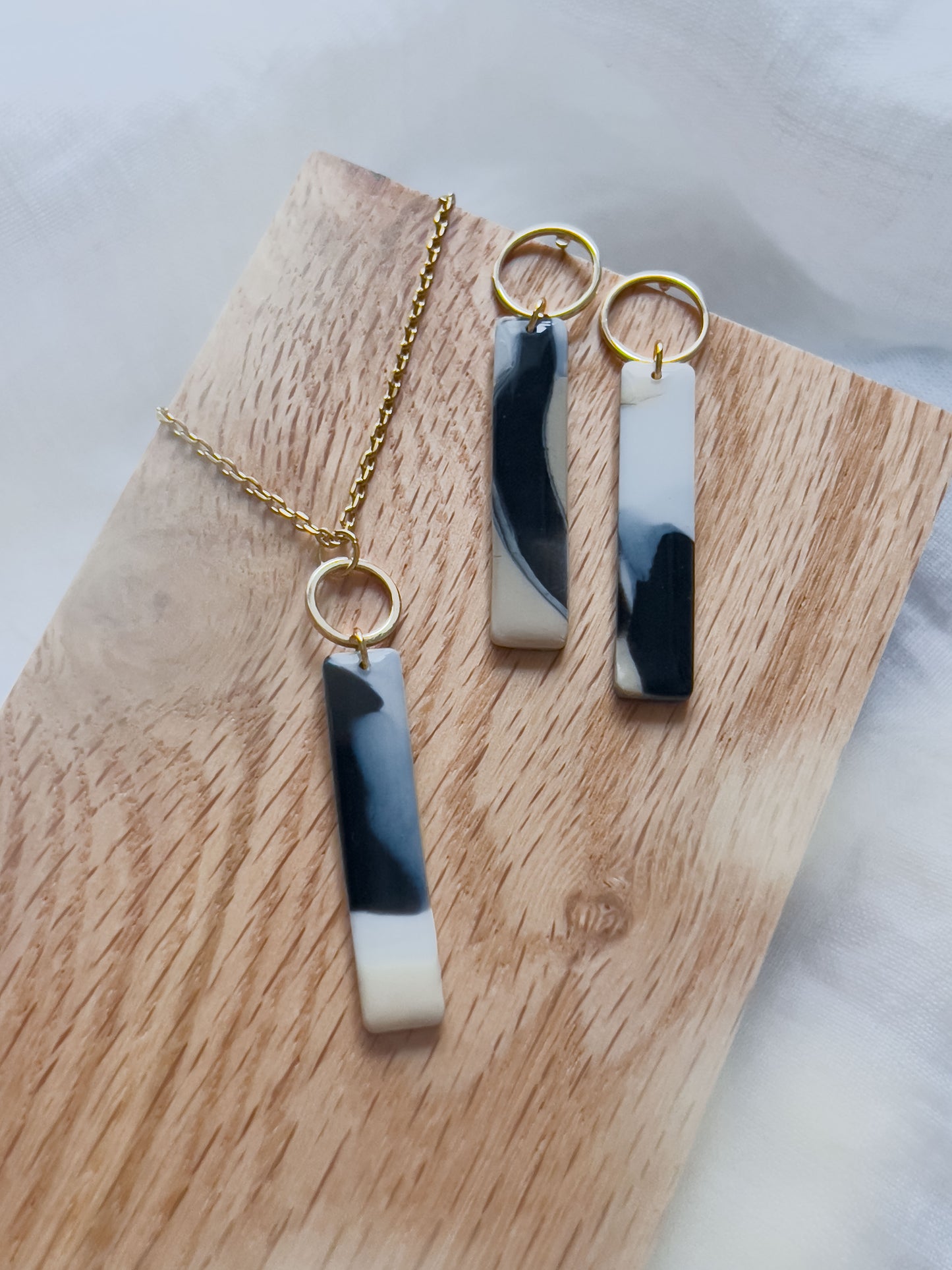 Base Col ✦ ALEA Earrings & Necklace Set