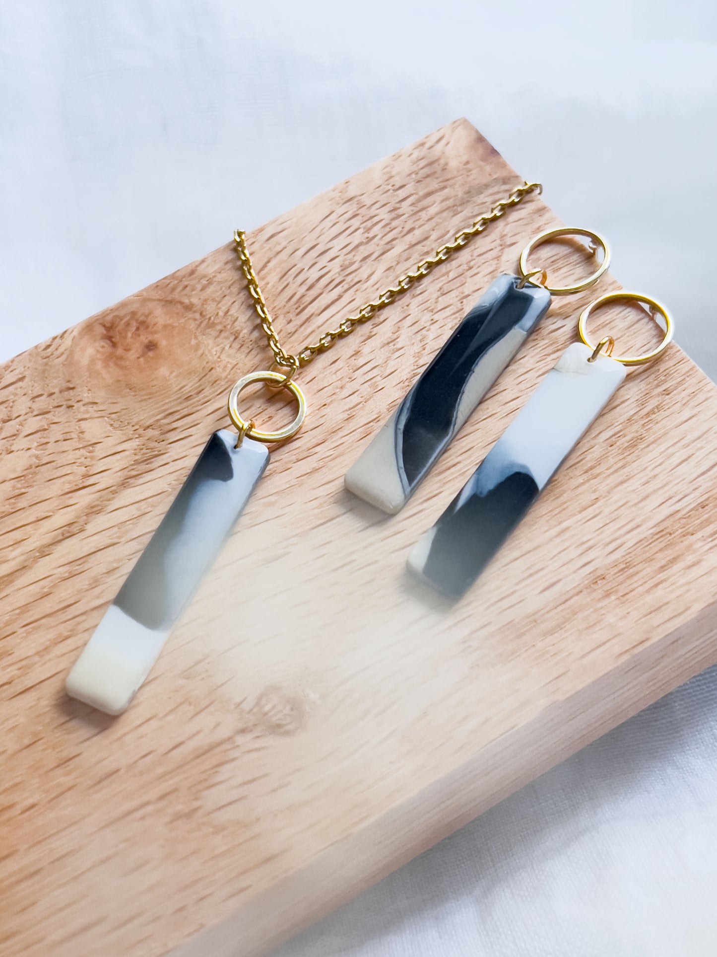 Base Col ✦ ALEA Earrings & Necklace Set