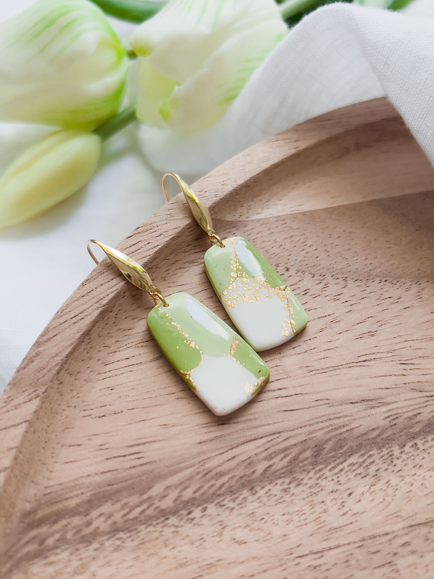 Col J ✦ Pistaziengrün marmorierte Ohrringe