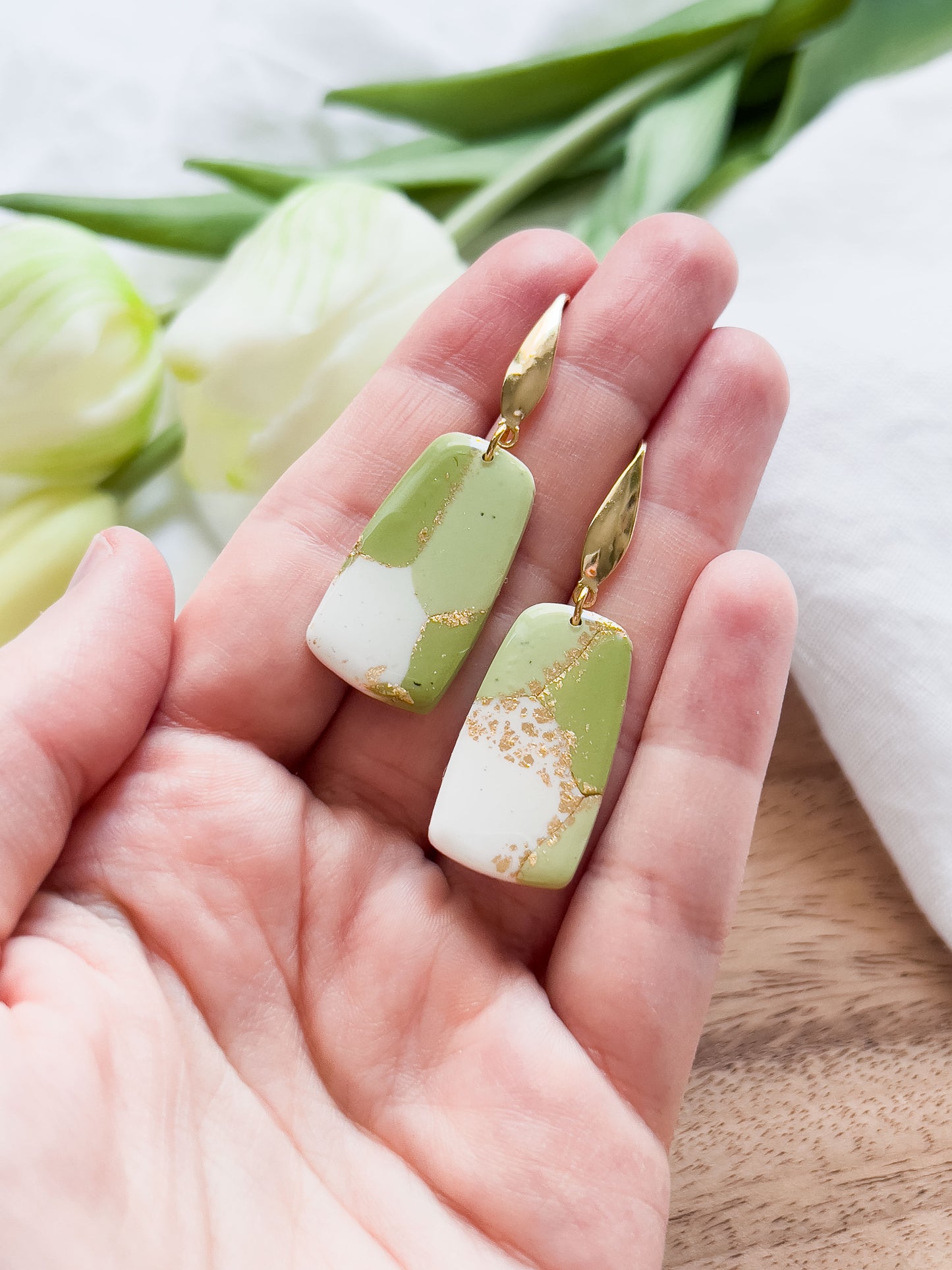 Col J ✦ Pistaziengrün marmorierte Ohrringe