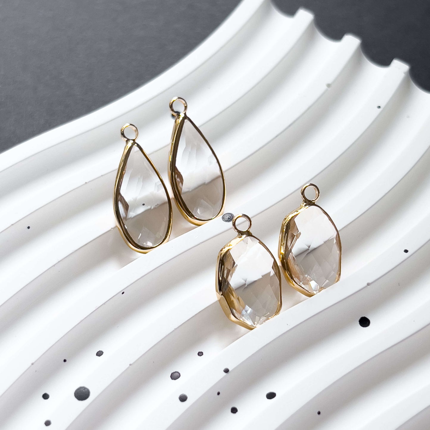 Base Col ✦ MIX&MATCH Drop-shaped Crystal Glass Pendants