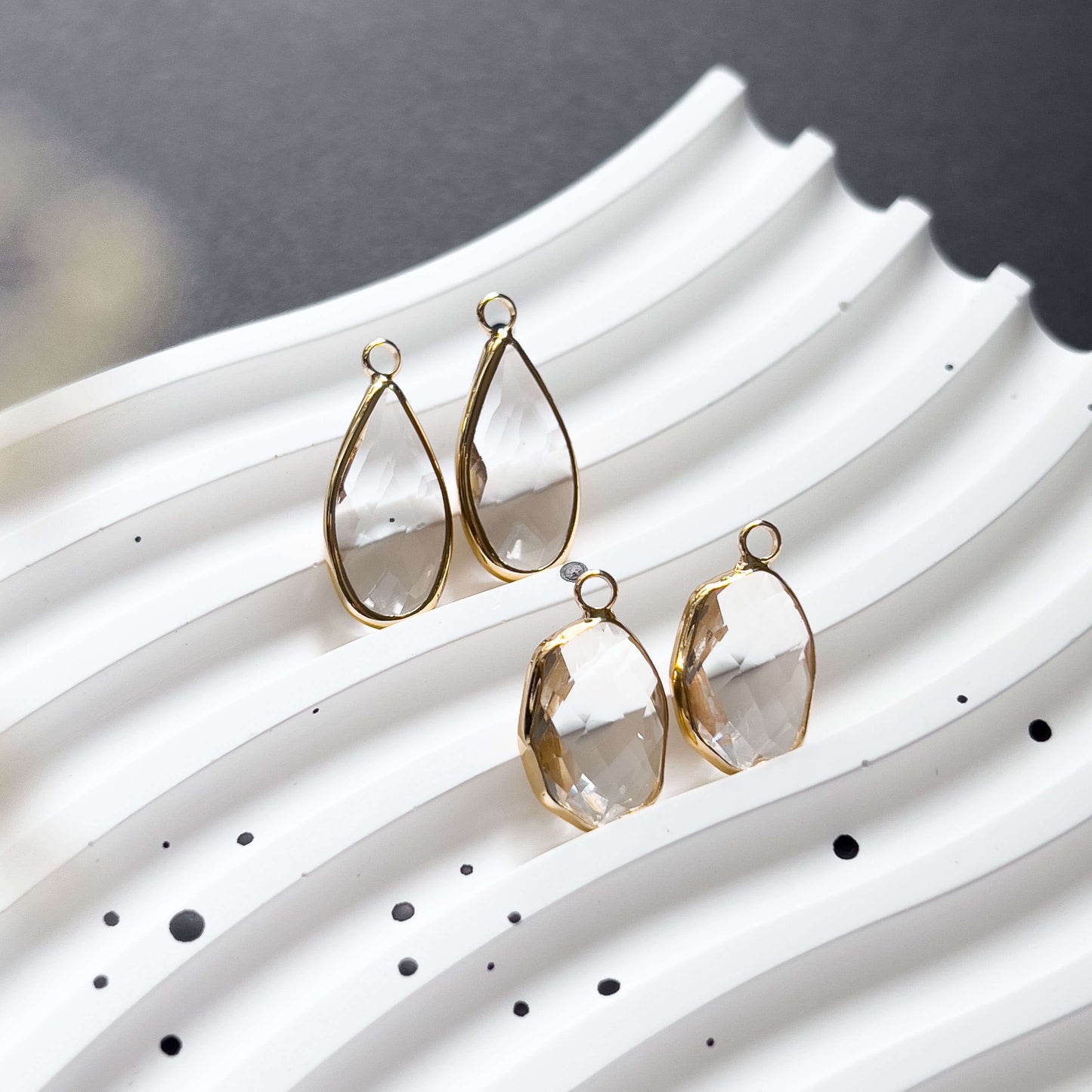 Base Col ✦ MIX&MATCH Drop-shaped Crystal Glass Pendants