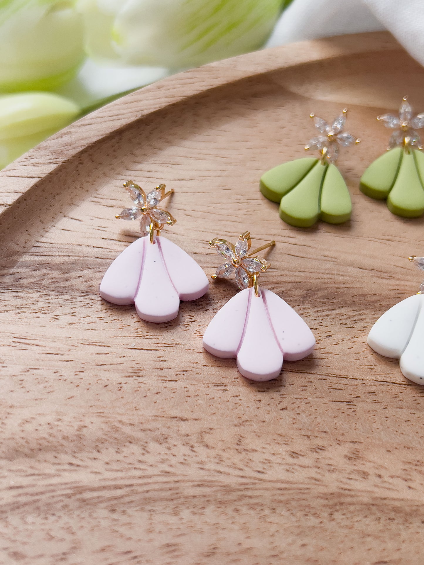 Col J ✦ Pastellige Ohrringe mit Zirkonia Blume