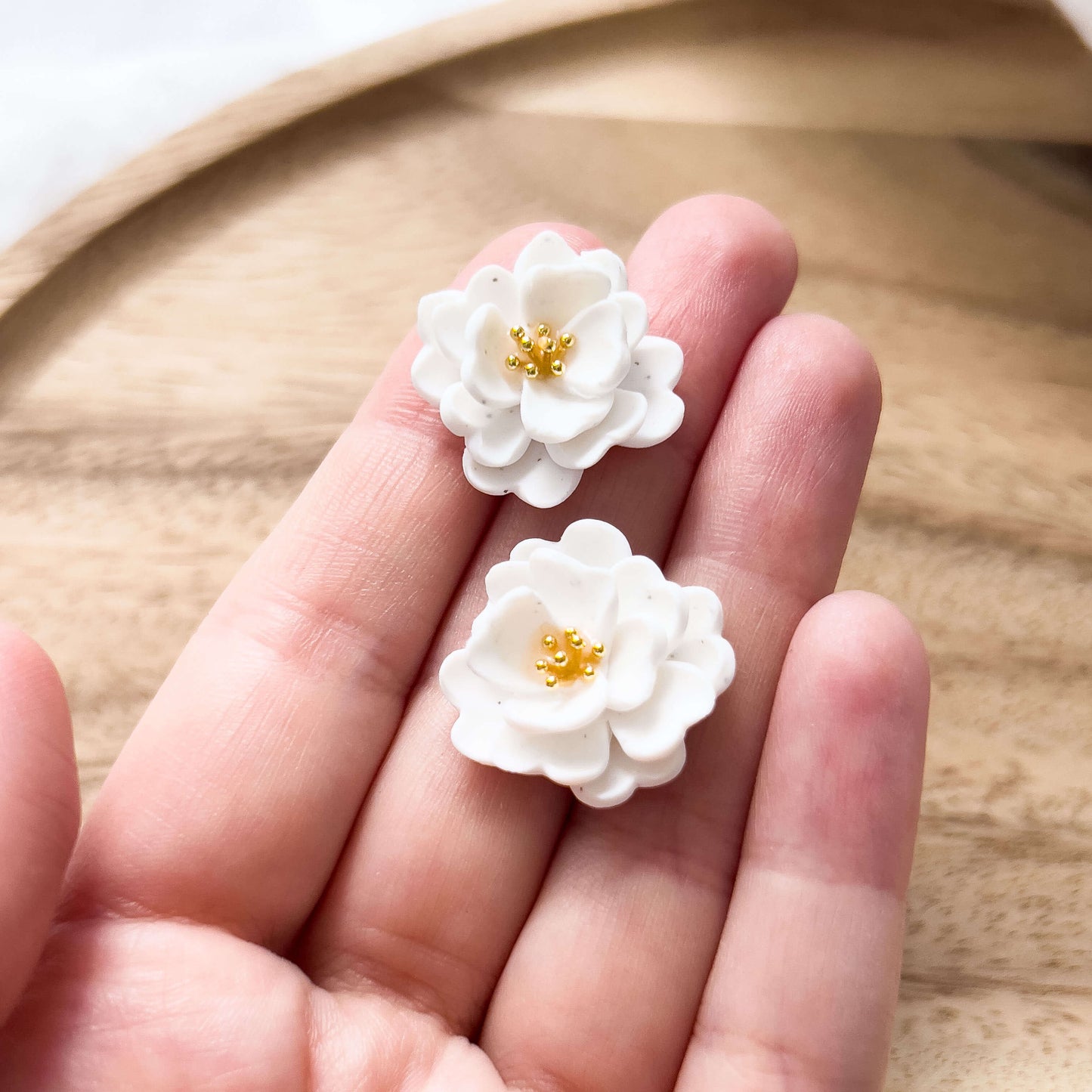 Base Col ⦠HANA Earstuds