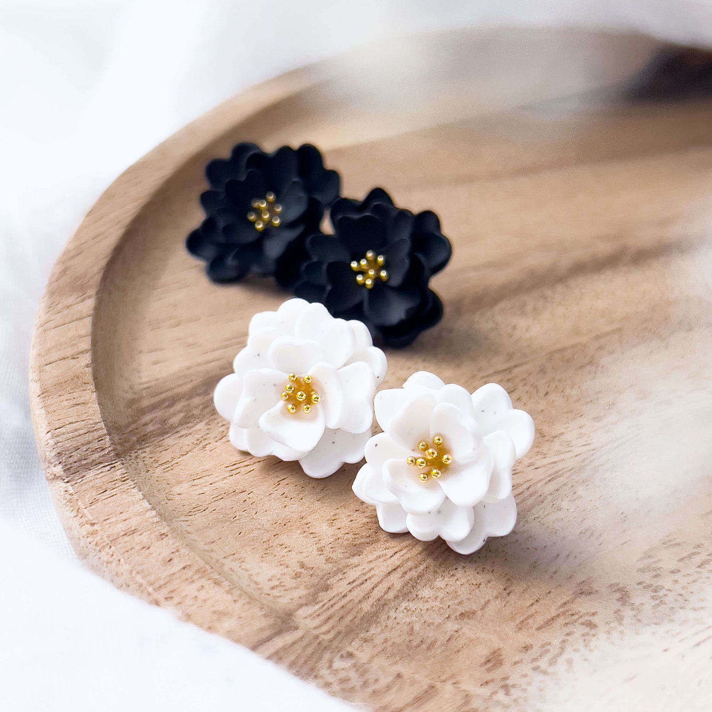 Base Col ⦠HANA Earstuds