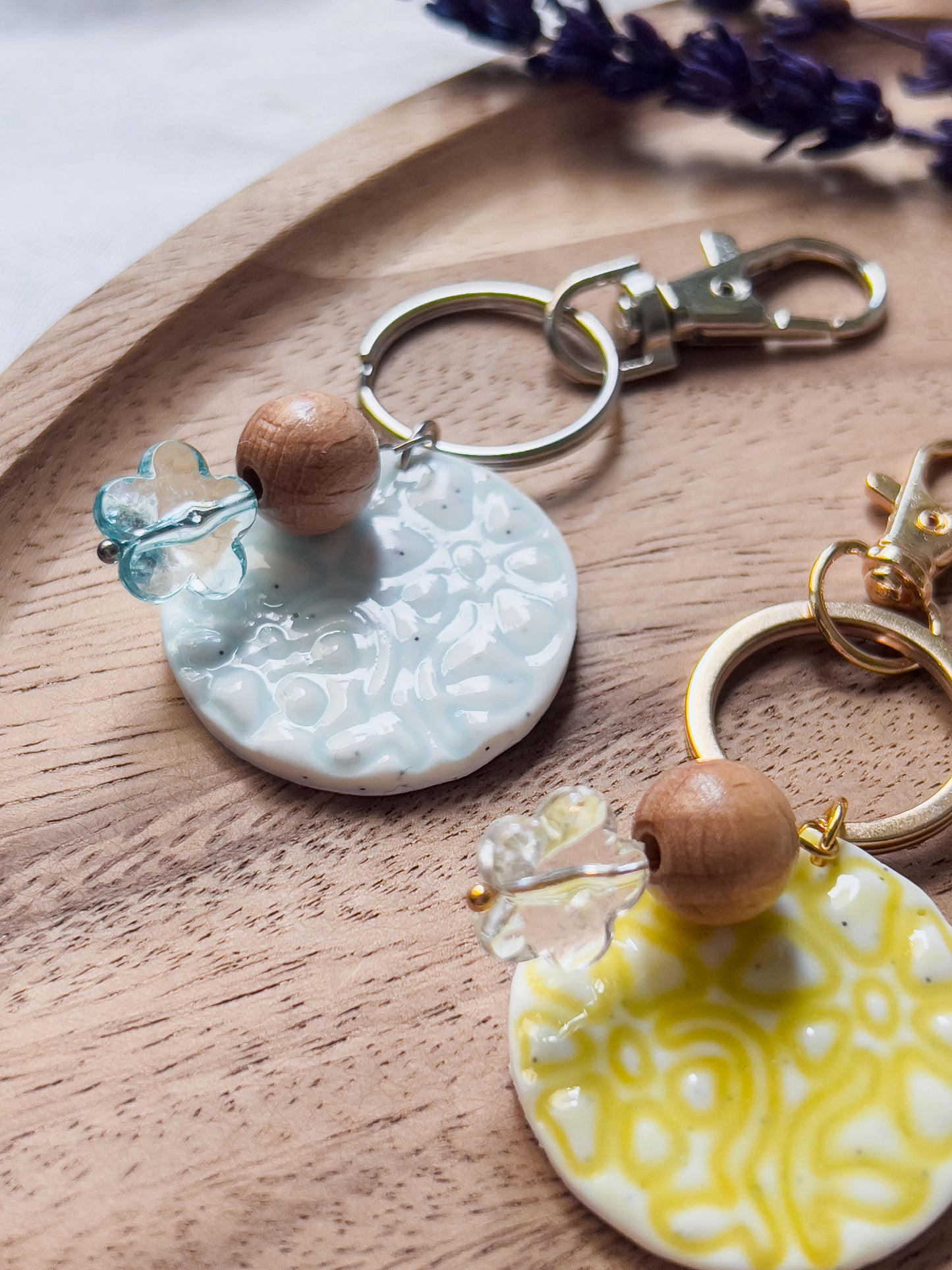 Col J ✦ Faux-Keramik Blumen Schlüsselanhänger