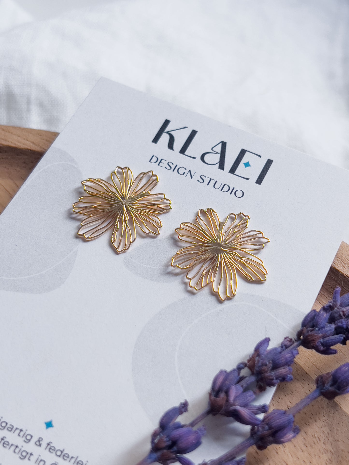 Col J ✦ Große goldene Blumen Ohrstecker