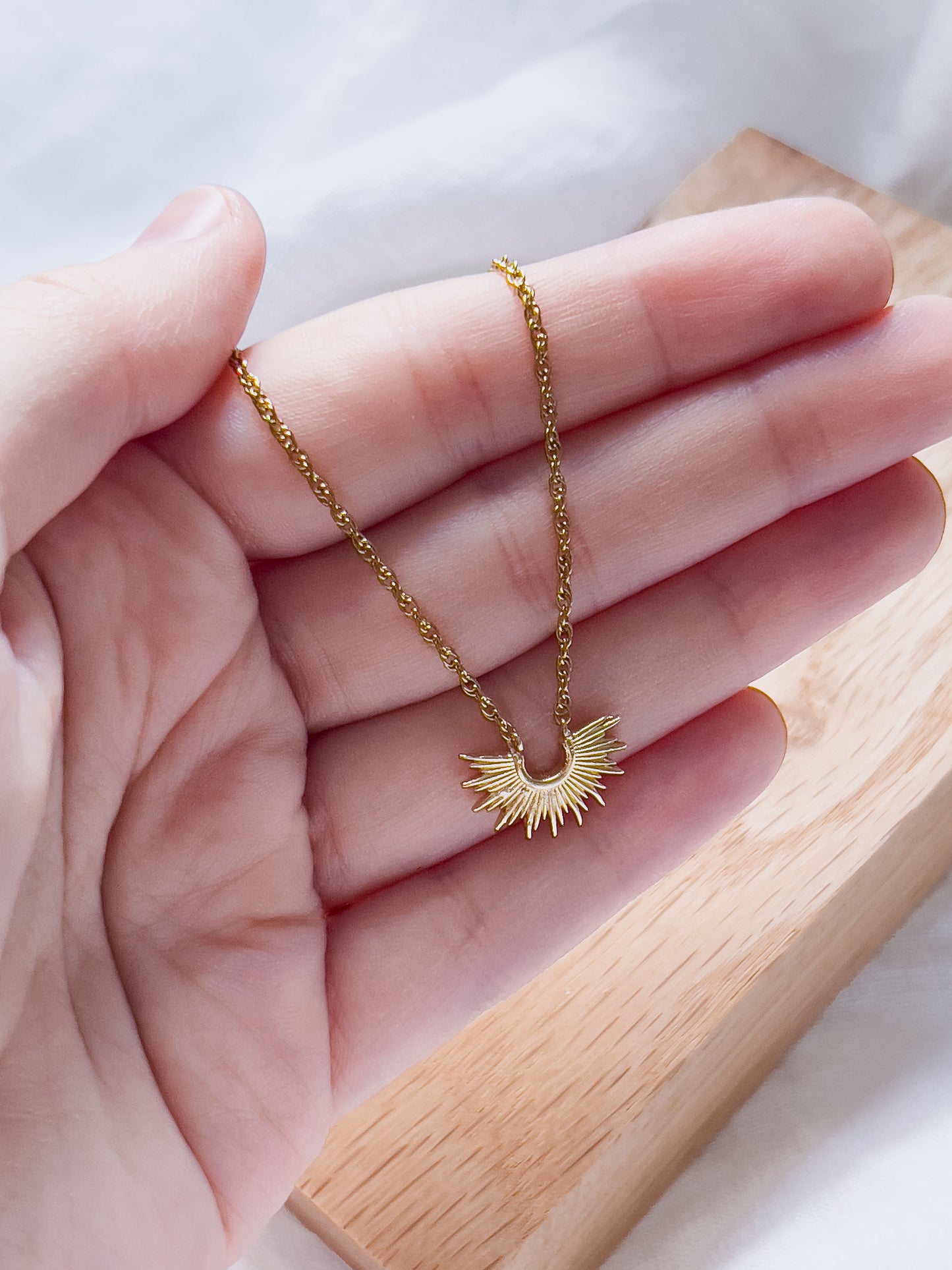 Col J ✦ Sonnen Halskette