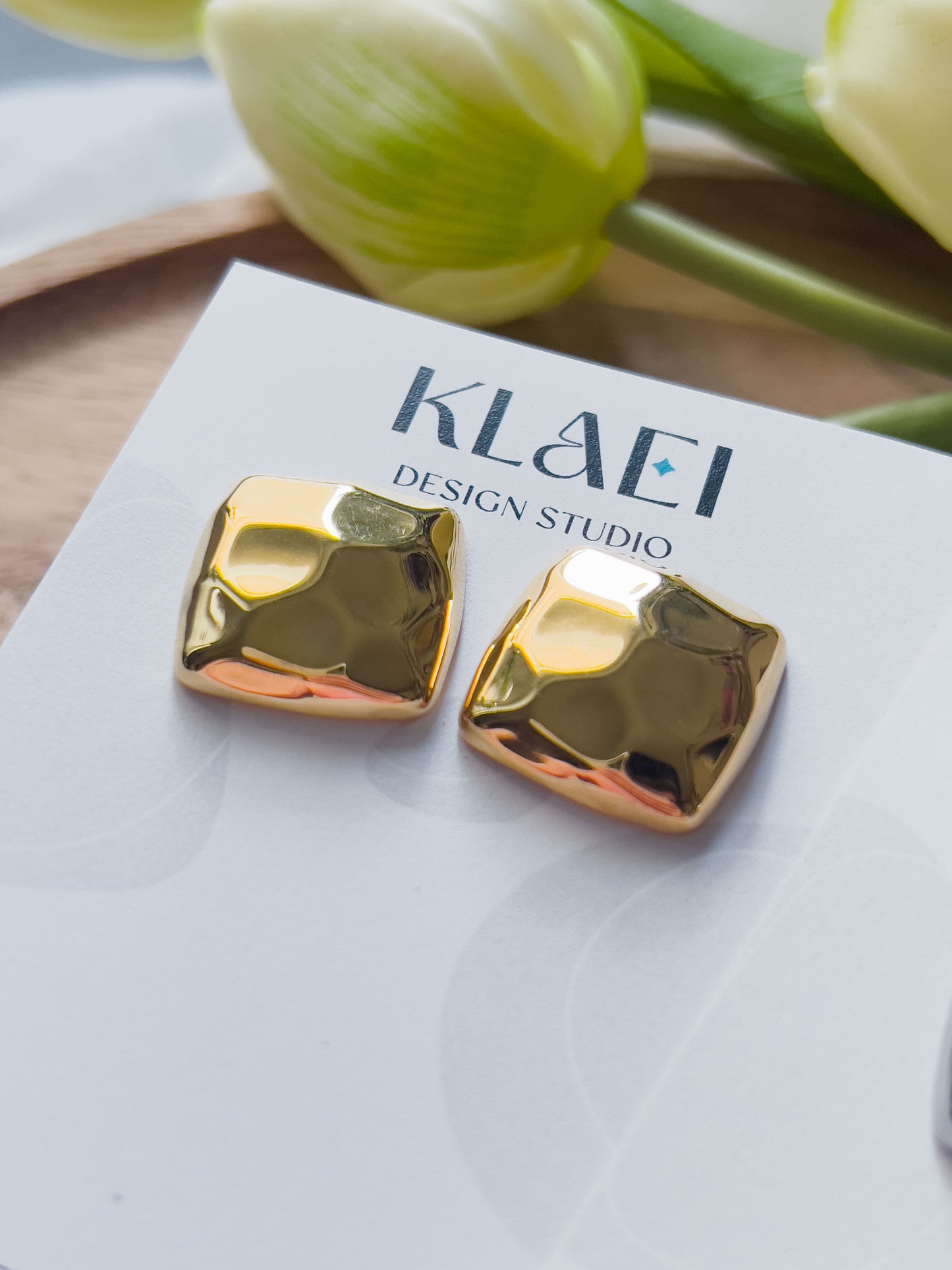 Col J ✦ Viereckige Statement Ohrstecker