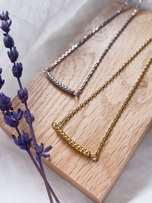 Col J ✦ Facettierte Halskette