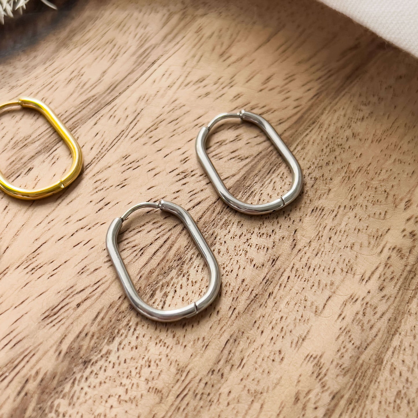 Base Col ✦ MIX&MATCH Elongated Hoop Earrings
