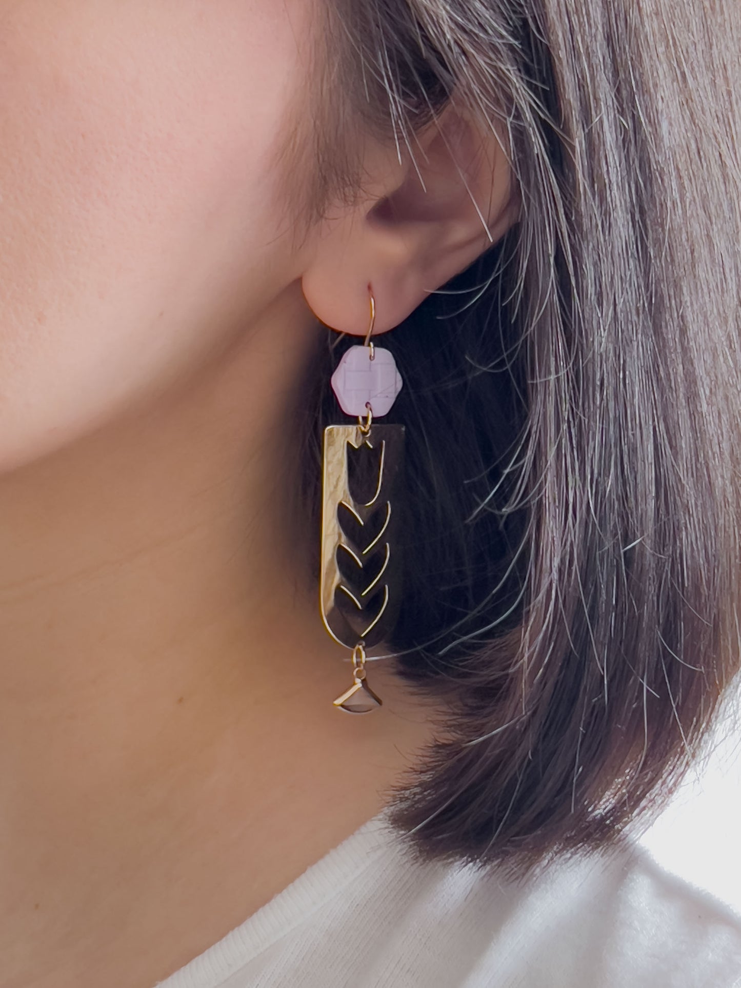 Col J ✦ Große lilac Blumen Ohrringe