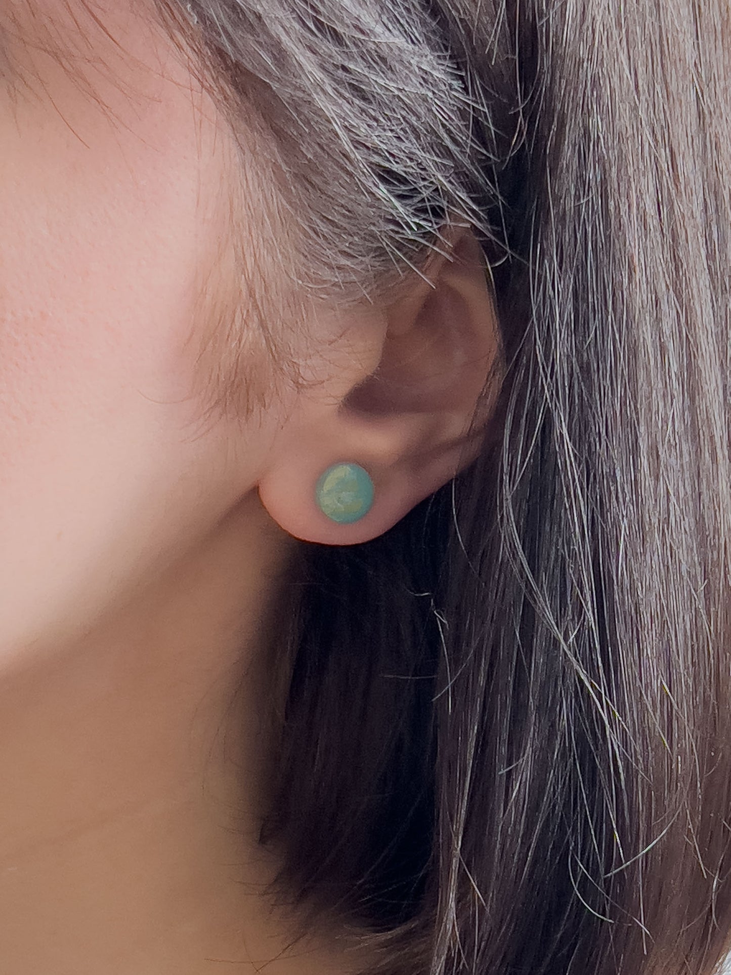 Col J ✦ Pfefferminzblaue gemusterte Ohrstecker