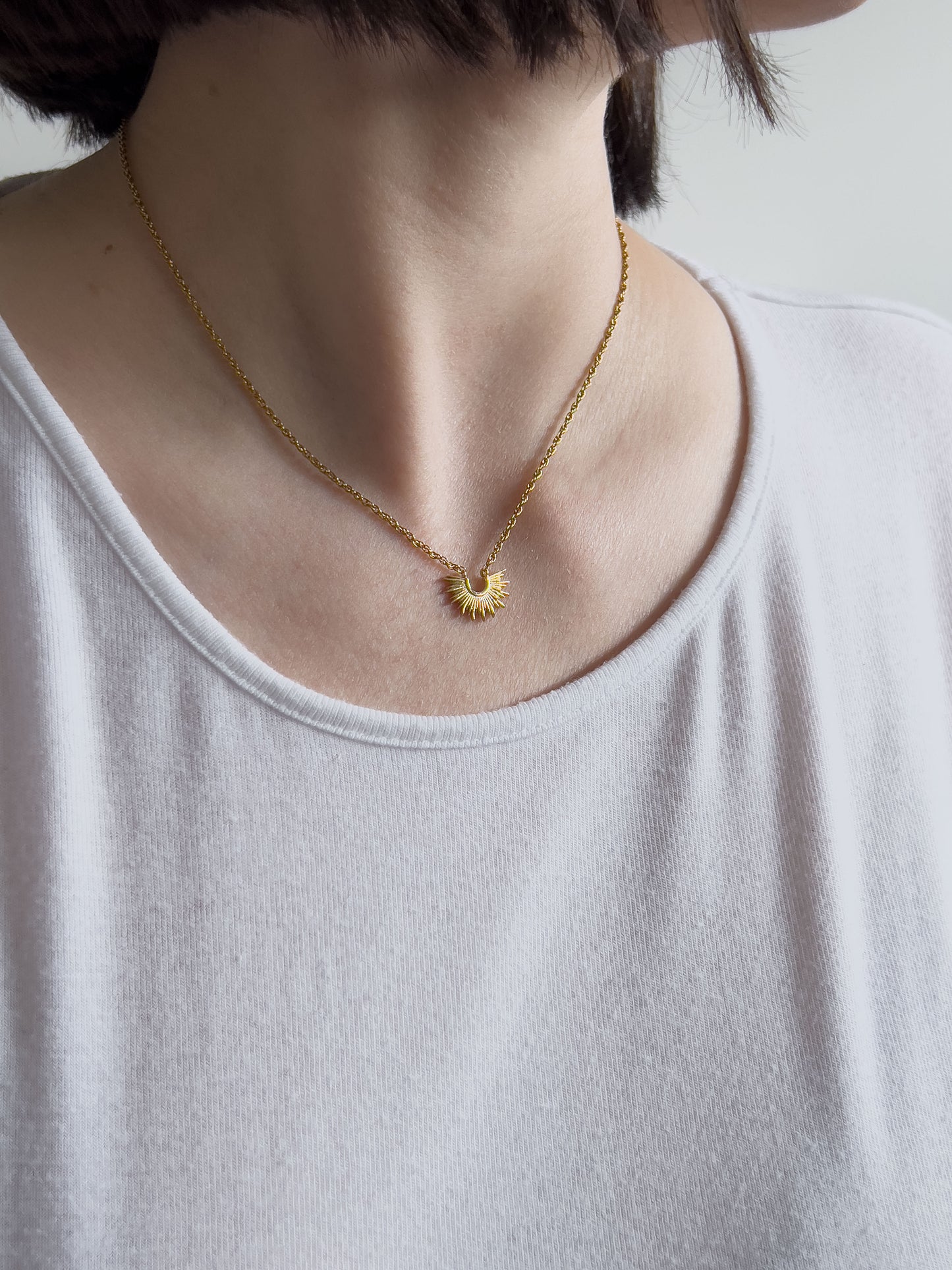 Col J ✦ Sonnen Halskette