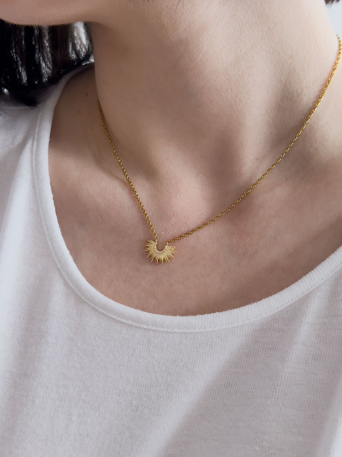 Col J ✦ Sonnen Halskette