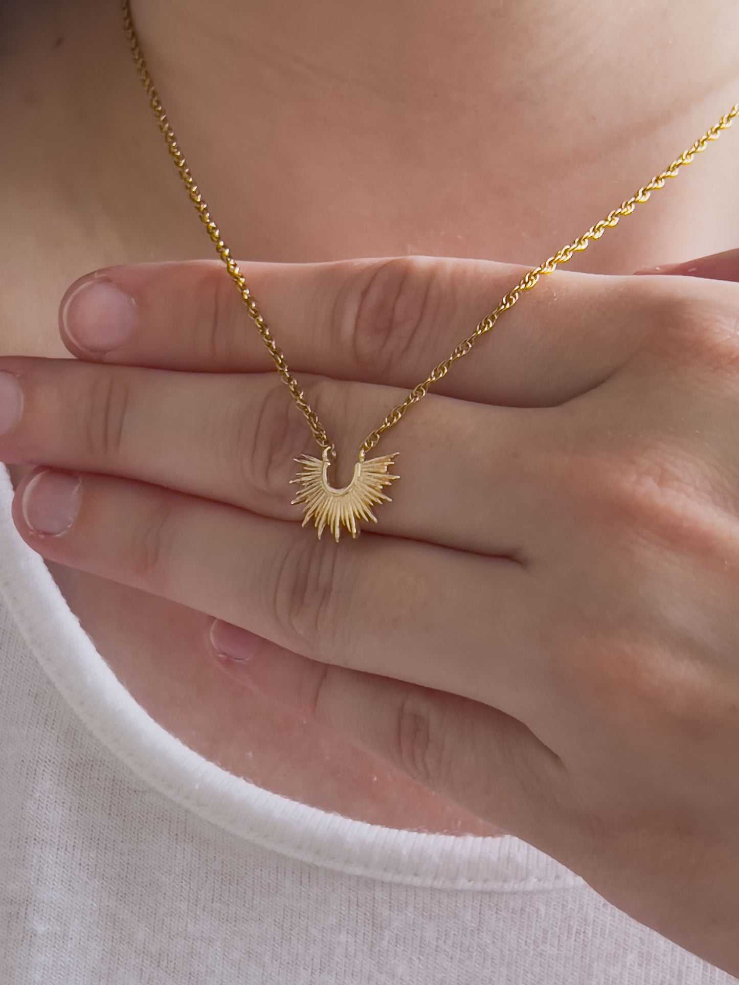 Col J ✦ Sonnen Halskette