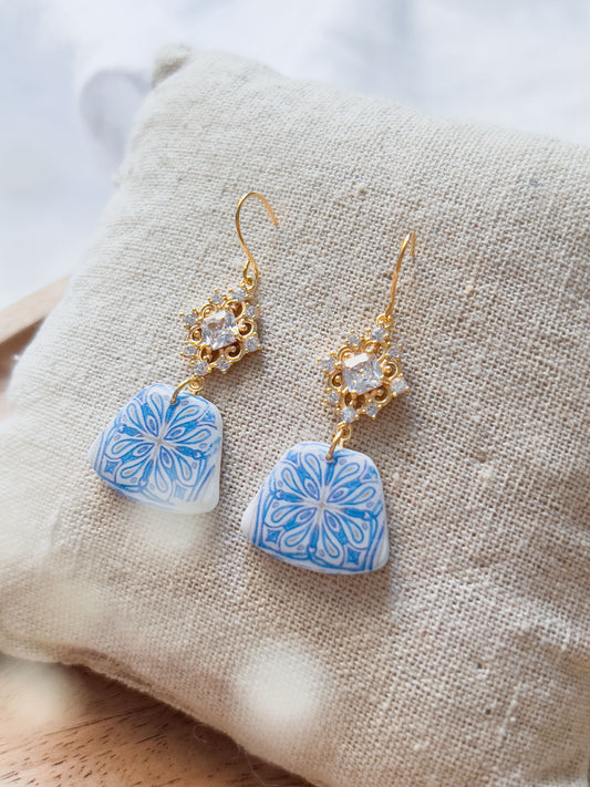 Col K ✦ Griechische Ohrringe mit Zirkonia-Anhänger