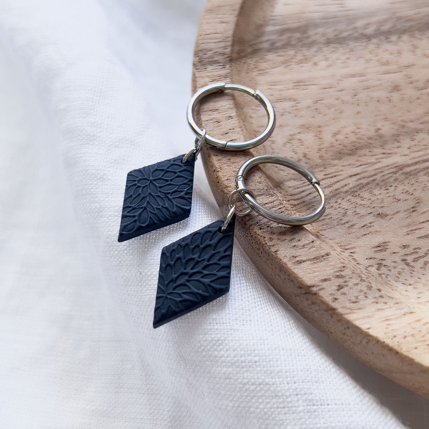 Base Col ✦ LIV Hoop Earrings