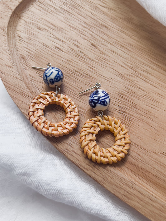 Col K ✦ Griechische Keramik-Perlen Rattan Ohrringe