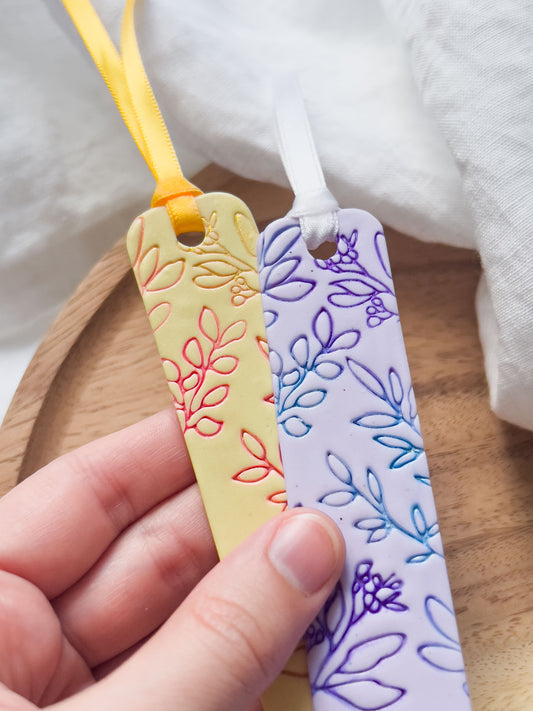 Col K ✦ Pastellfarbenes florales Lesezeichen