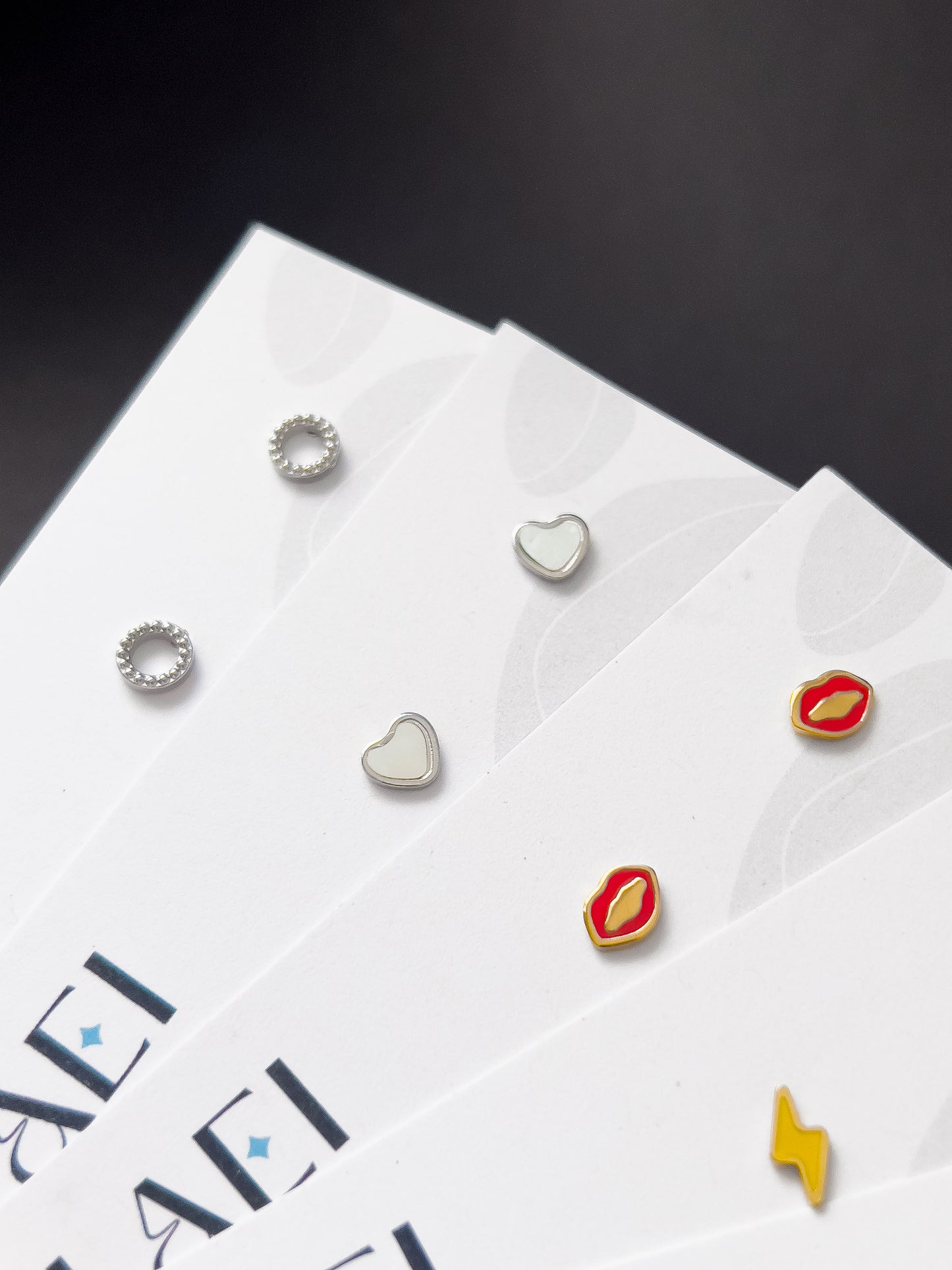 Base Col ✦ LOVELIES Mini-Ohrstecker