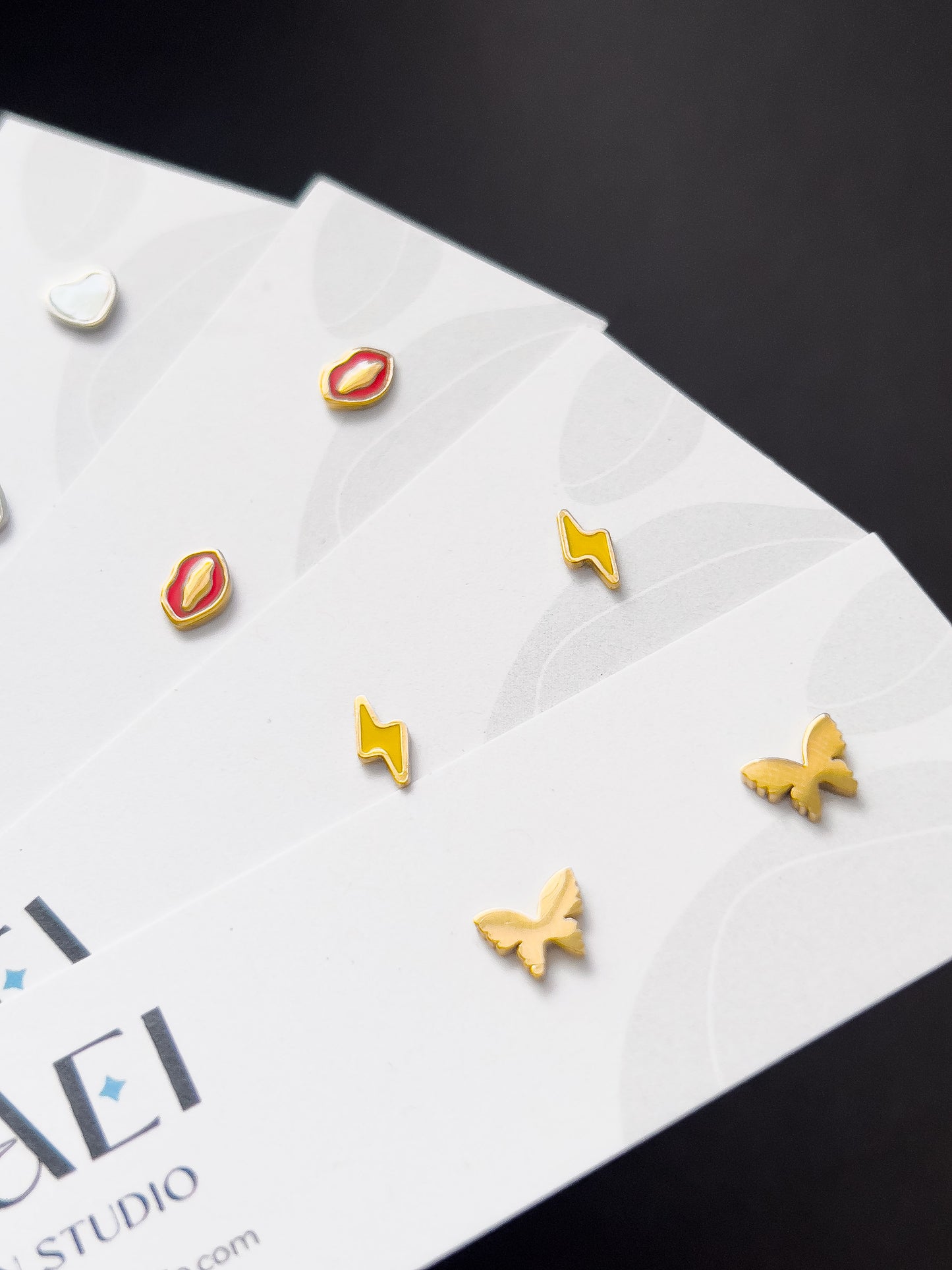 Base Col ✦ LOVELIES Mini-Ohrstecker