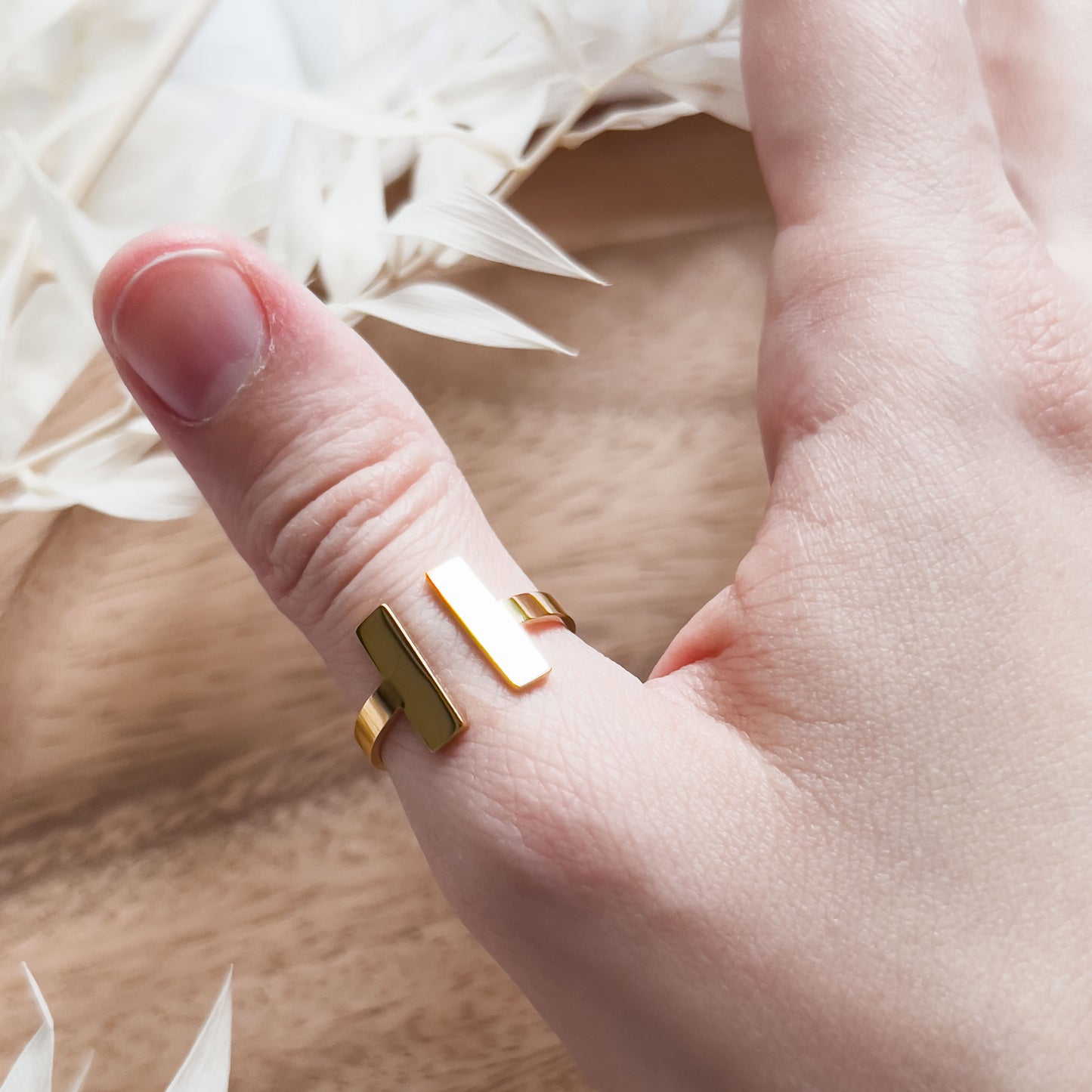 Base Col ✦ STATEMENT Ring