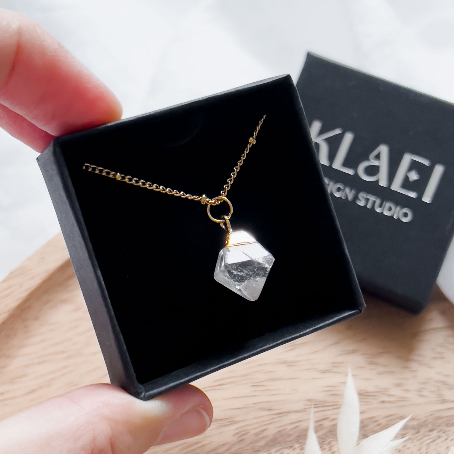 Base Col ✦ White Quartz Necklace