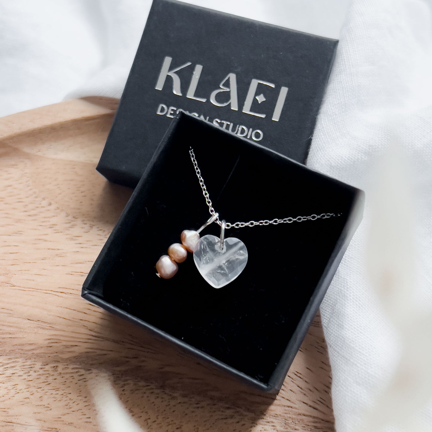 Col T ✦ Heart & Pearl Necklace