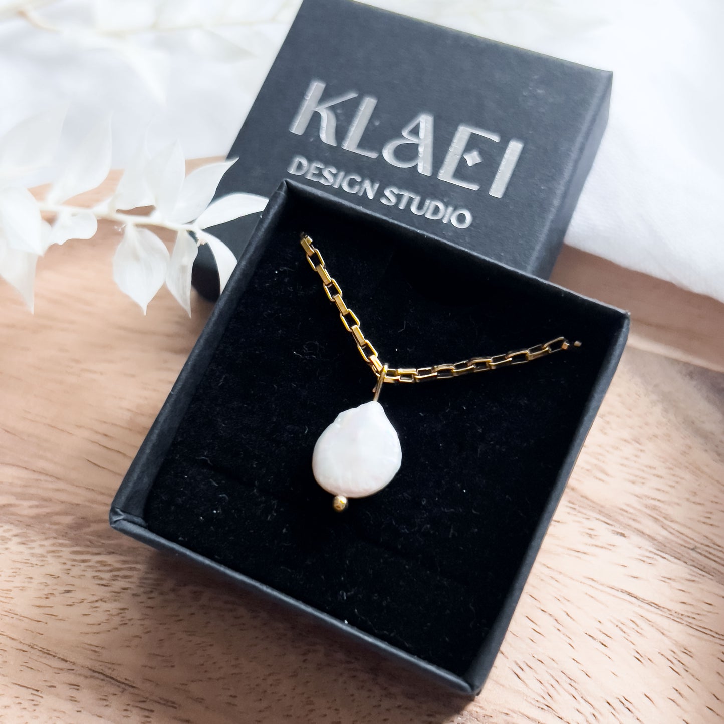 Base Col ✦ COIN Pearl Necklace