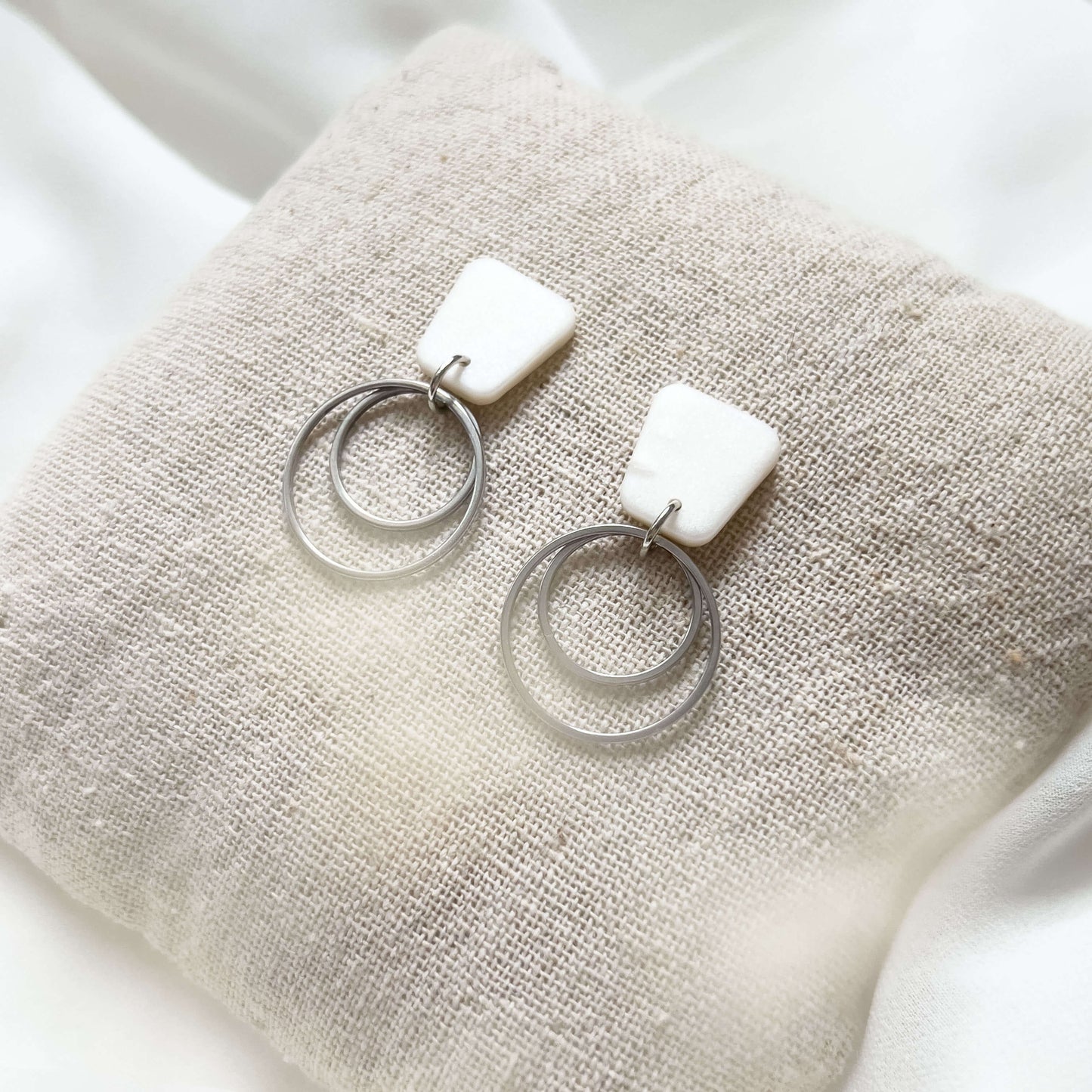 Bridal Col ✦ Perlmuttfarbene dreiteilige Braut Ohrringe | gold & silber