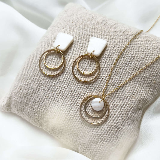 Bridal Col ✦ Perlmuttfarbene dreiteilige Braut Ohrringe & Halskette Set