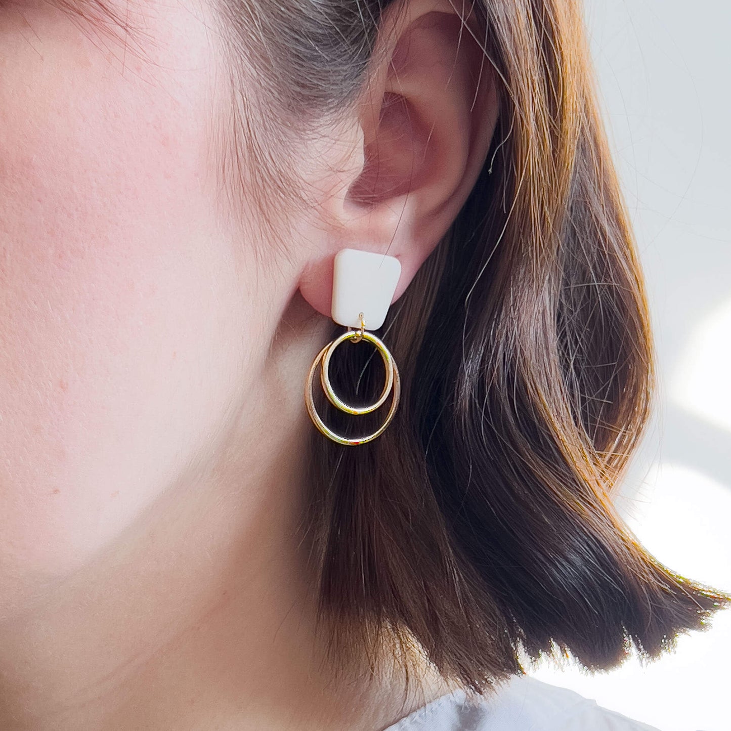 Bridal Col ✦ Perlmuttfarbene dreiteilige Braut Ohrringe & Halskette Set