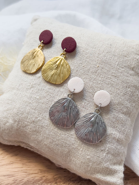 Col R ✦ Bordeauxrote & perlmuttfarbene Ohrringe