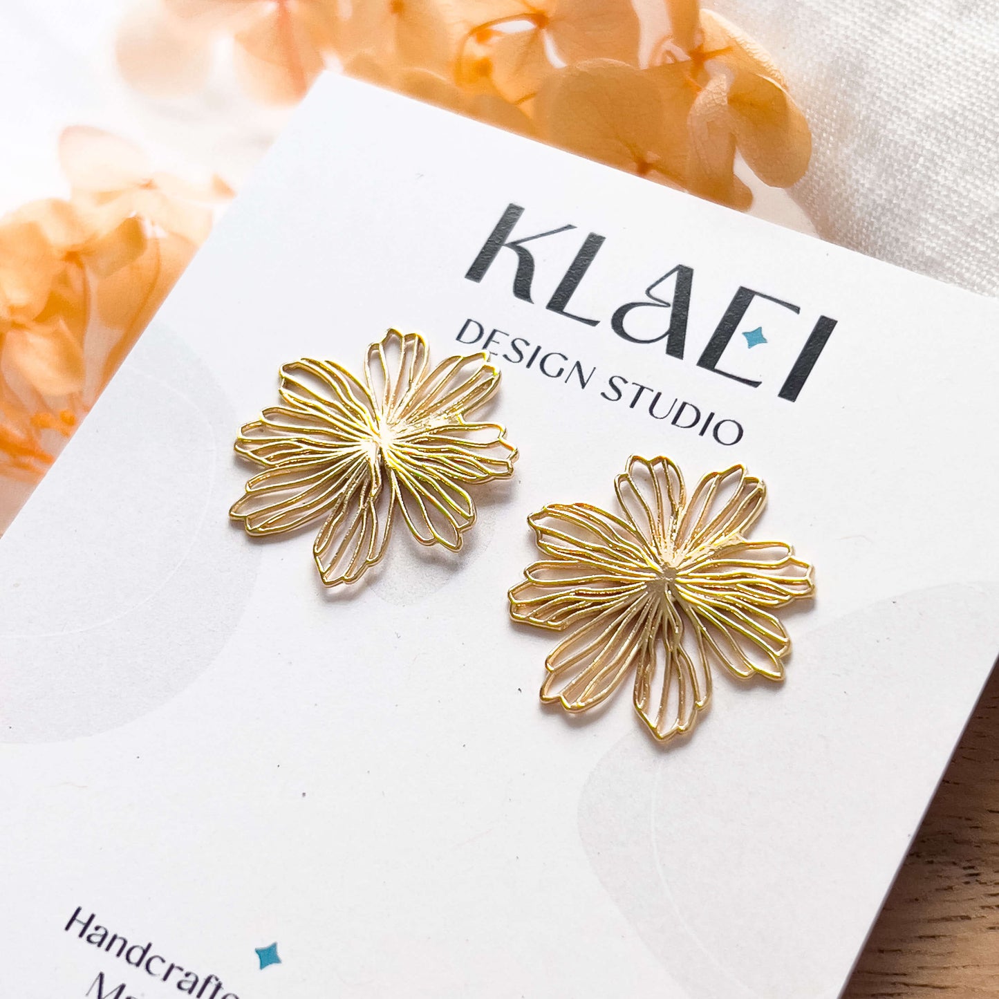 Col J ✦ Große goldene Blumen Ohrstecker