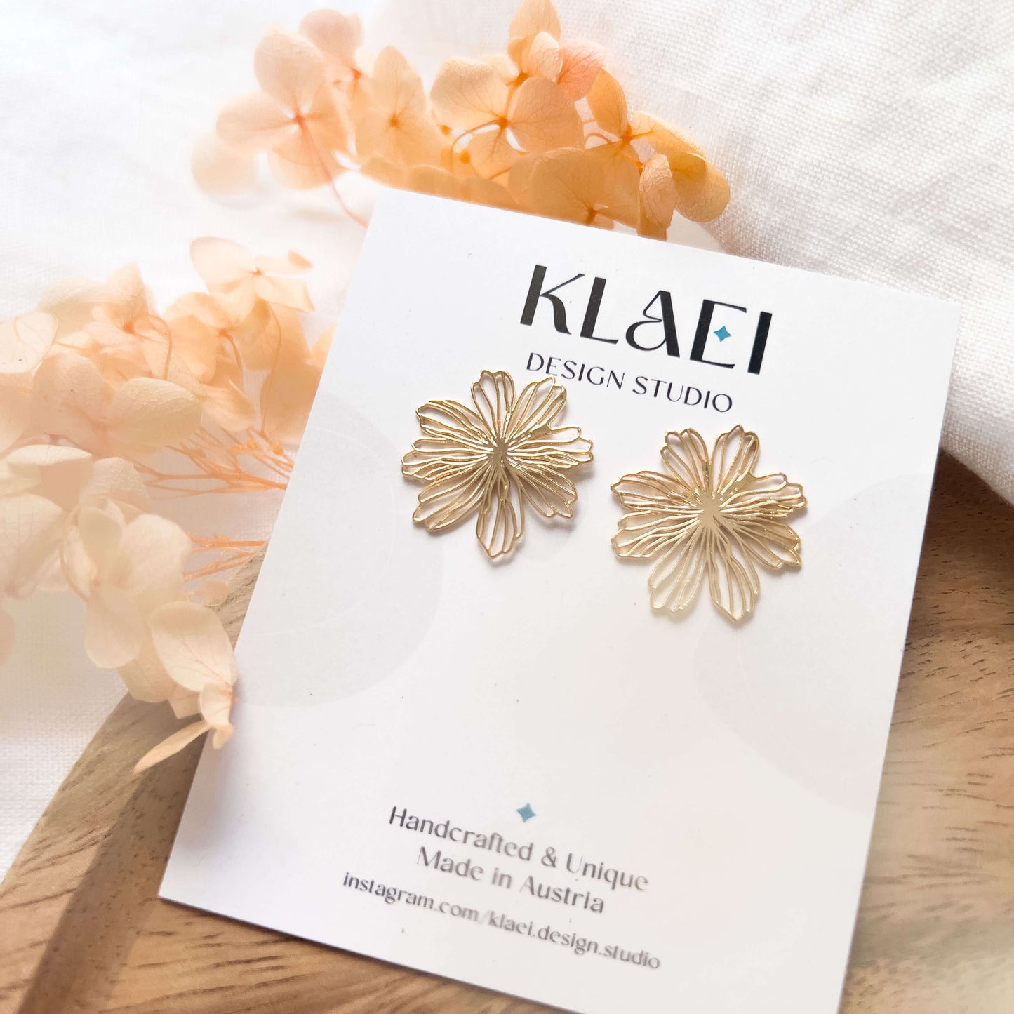 Col J ✦ Große goldene Blumen Ohrstecker