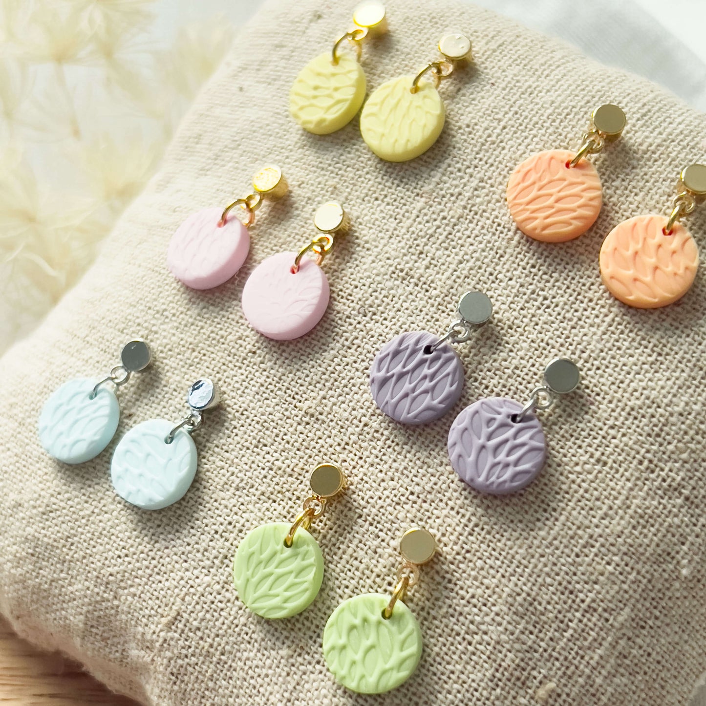 Col A ✦ Kleine texturierte Ohrringe | pastellfarben