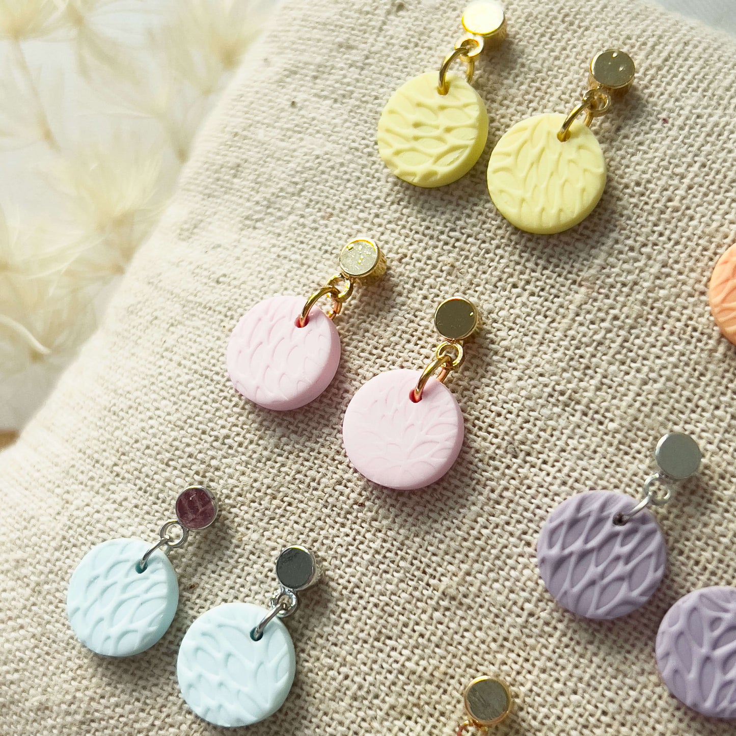 Col A ✦ Kleine texturierte Ohrringe | pastellfarben