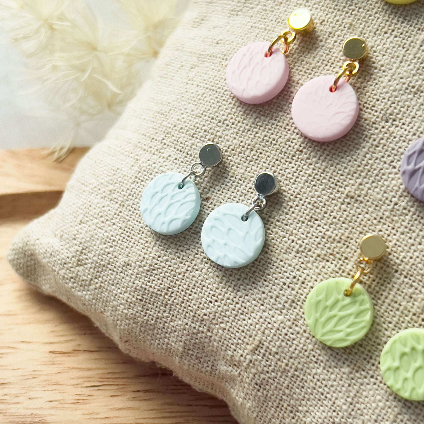 Col A ✦ Kleine texturierte Ohrringe | pastellfarben