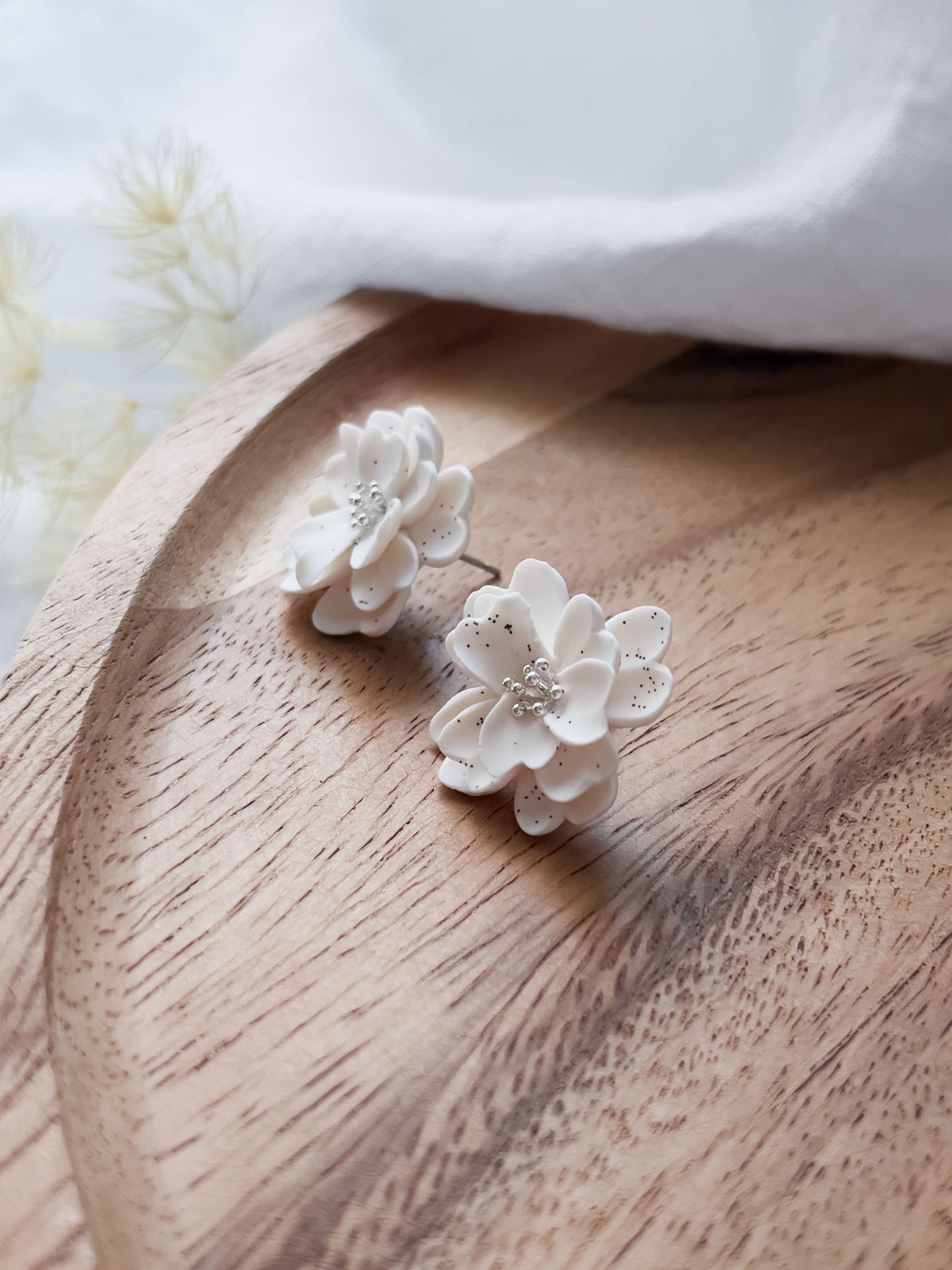 Base Col ⦠HANA Earstuds