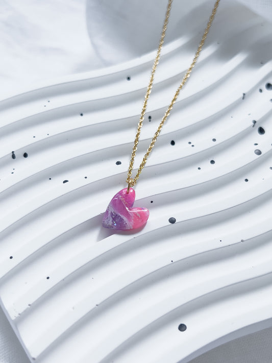 Col R ✦ Fuchsia-marmorierte Herz Halskette