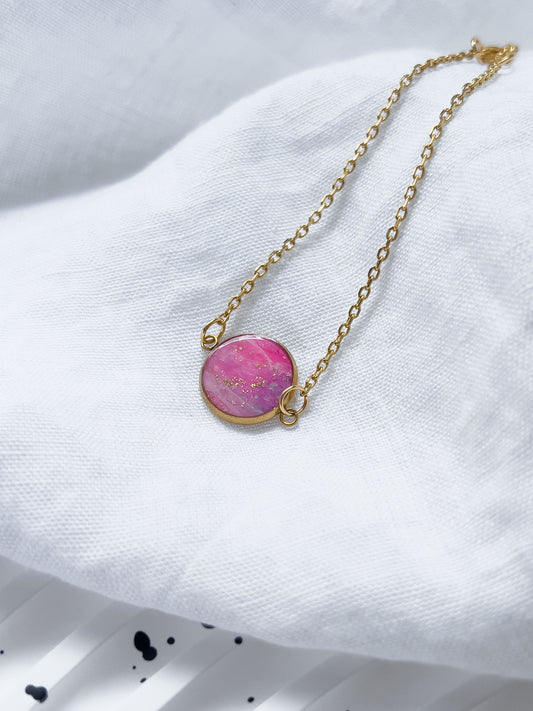 Col R ✦ Fuchsia-marmoriertes rundes Armband