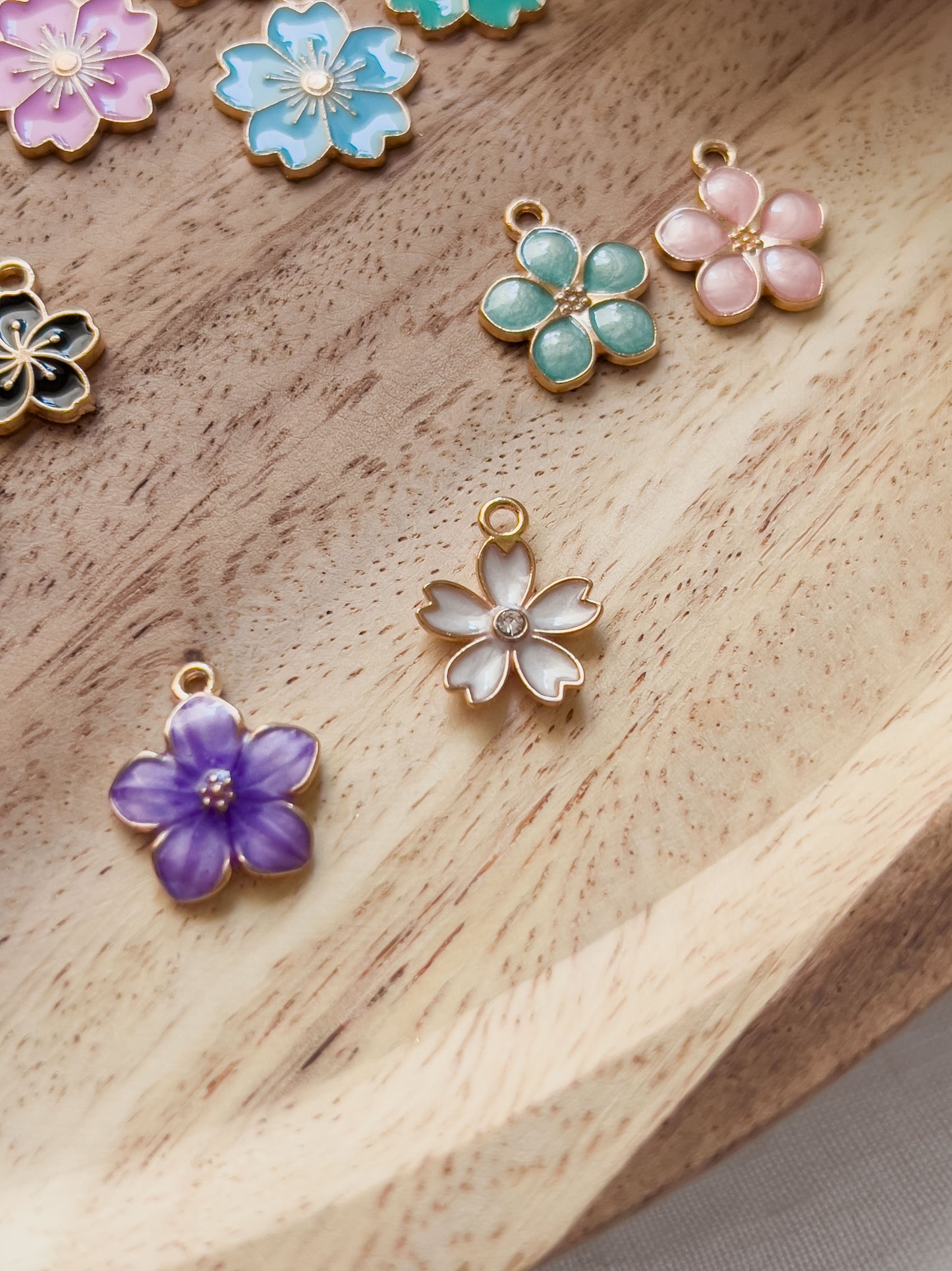 Base Col ✦ MIX&MATCH Enamel Flower Pendants