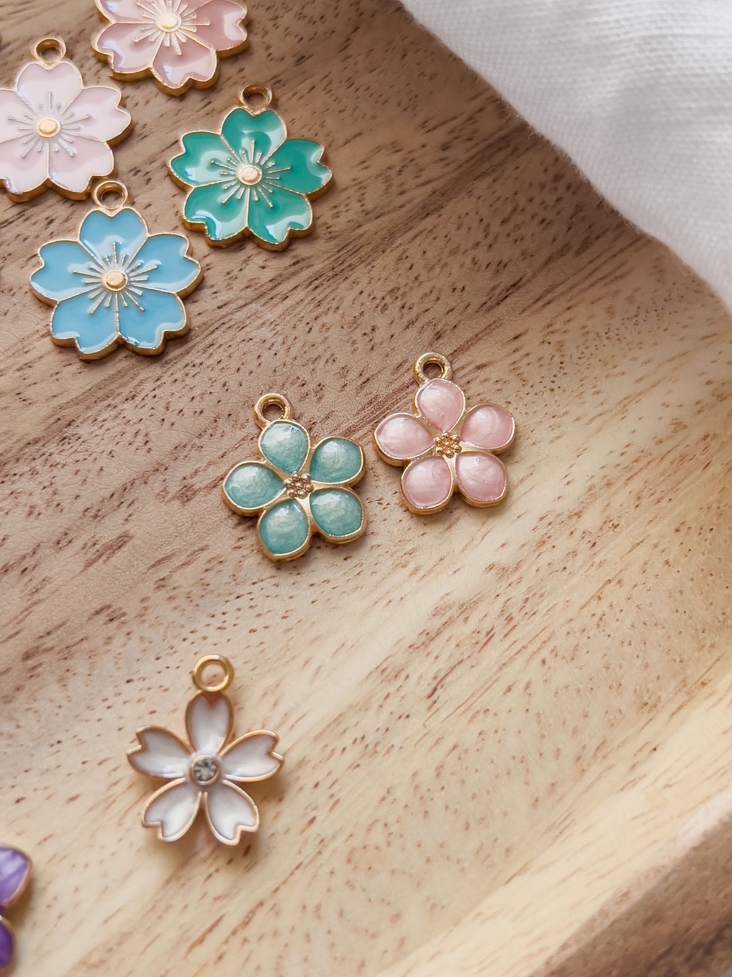 Base Col ✦ MIX&MATCH Enamel Flower Pendants