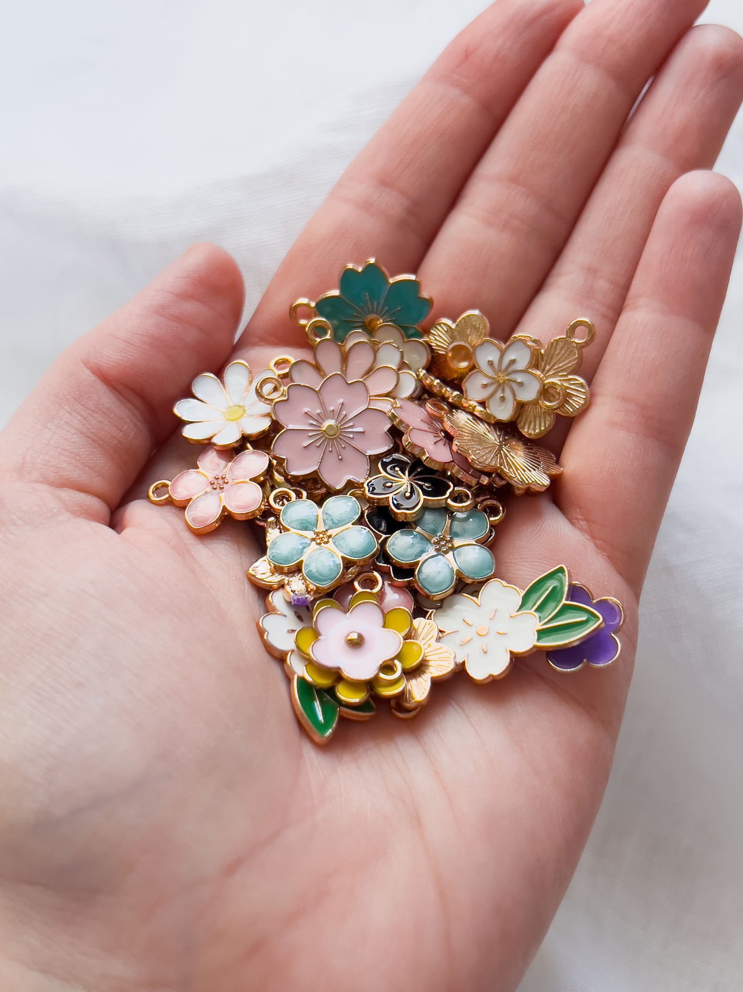 Base Col ✦ MIX&MATCH Enamel Flower Pendants