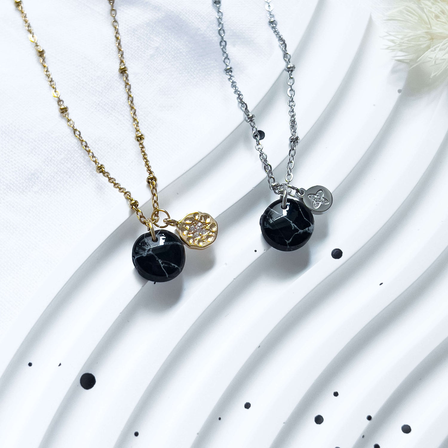 Ketten, Armbänder, Ringe