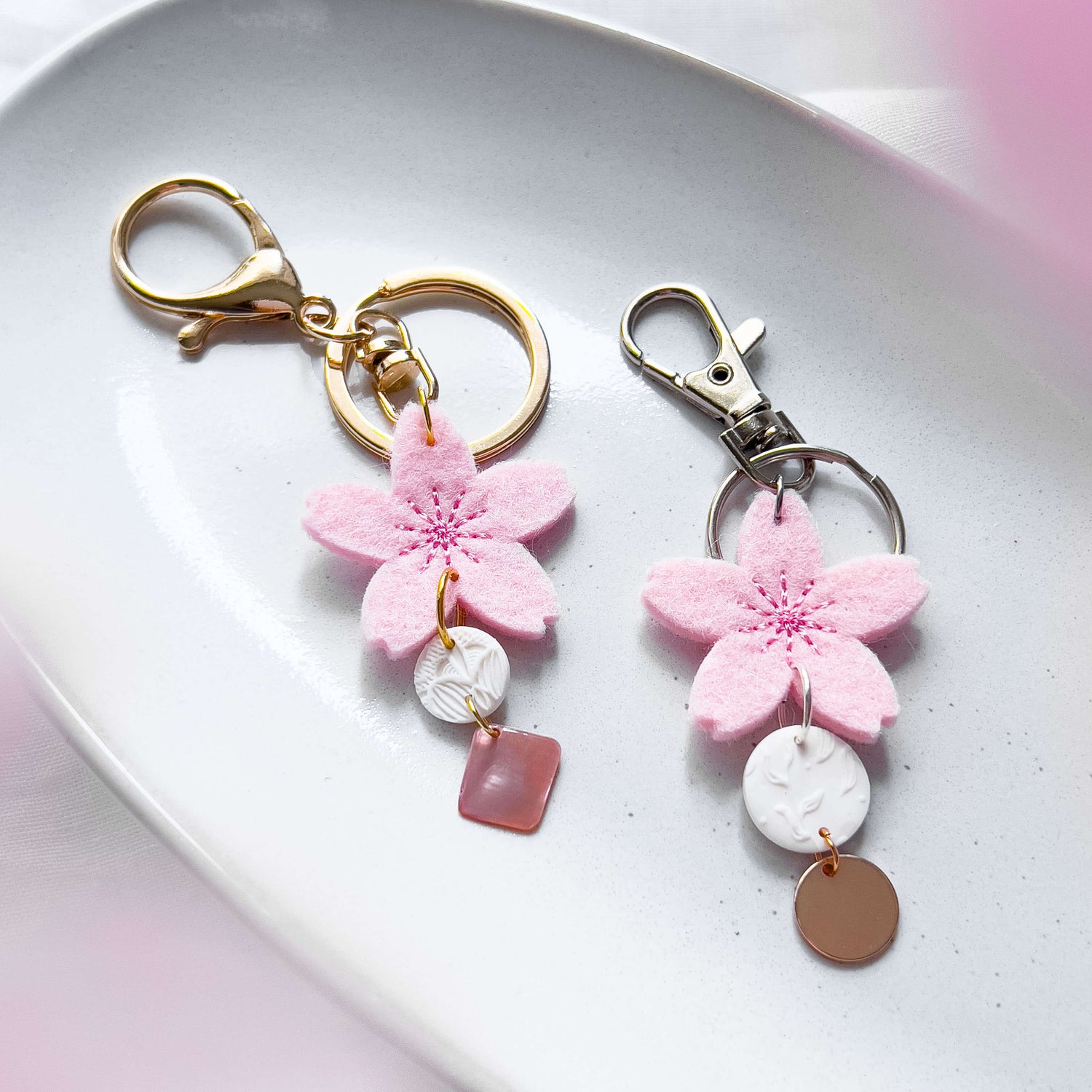 Lesezeichen, Schlüsselanhänger & Magnete