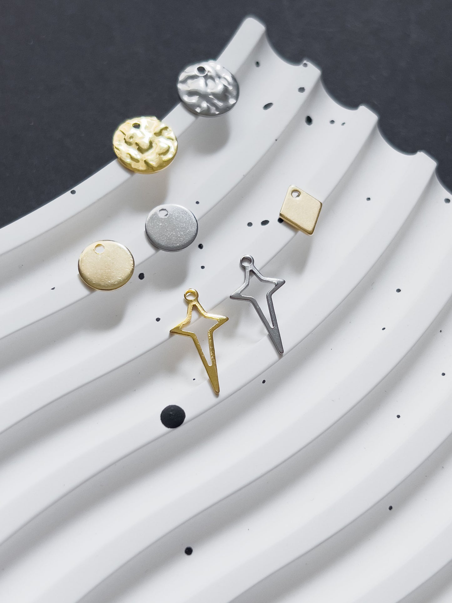 Base Col ✦ MIX&MATCH Silver Platelet Pendants