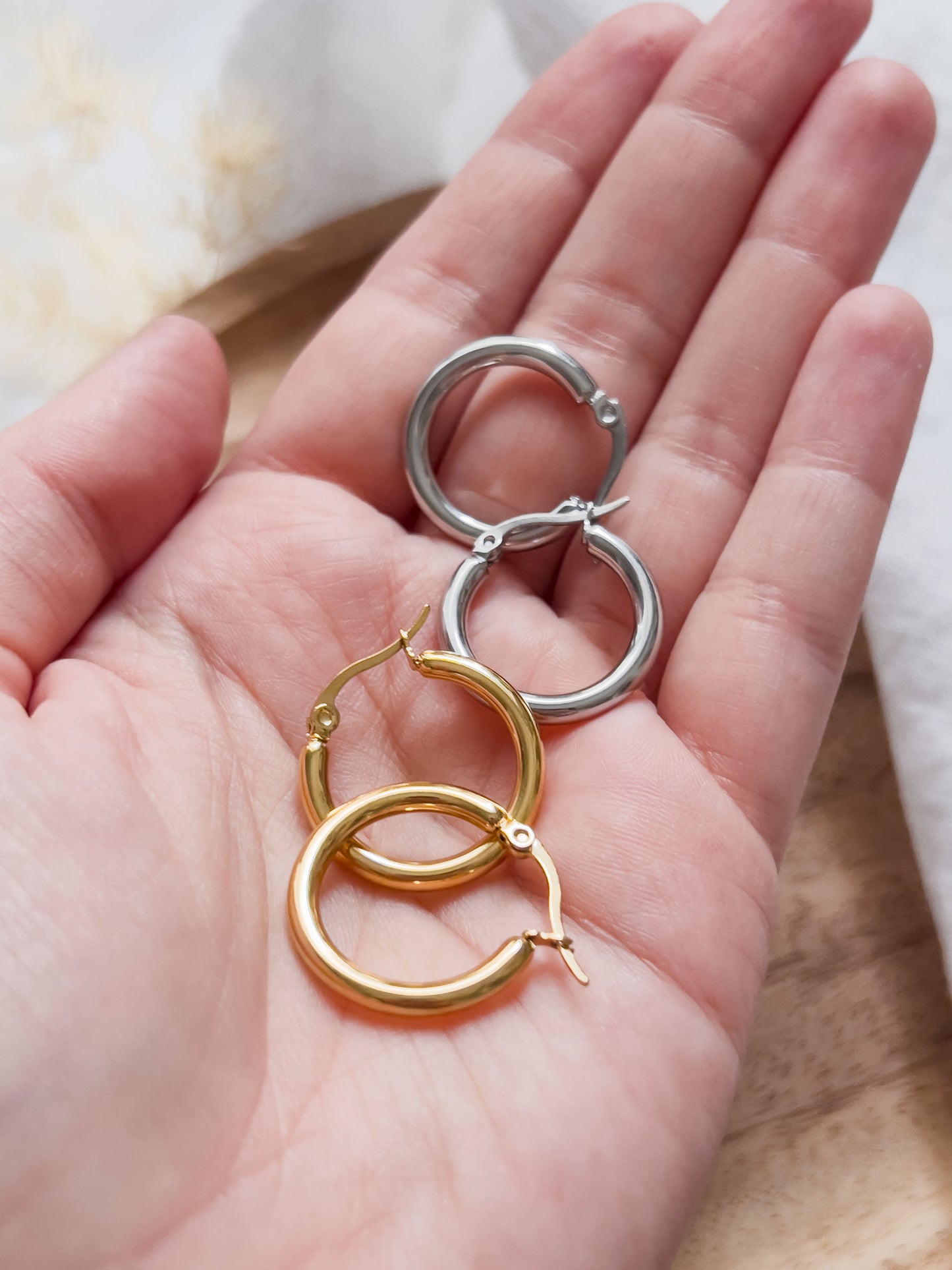 Base Col ✦ MIX&MATCH Small round hoop earrings